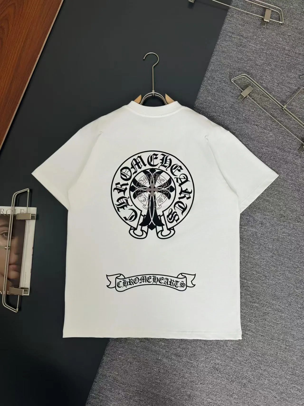 🅿️210 Chrome Hearts*320g heavyweight pure cotton T-shirt, thick, breathable and loose fit. Printed logo design. Spring and summer new round neck fashionable short-sleeved T-shirt. Comfortable against the skin, durable and easy to wear. Meticulous original craftsmanship, a must-have for casual and versatile colors. Color: black white. Size: S M L XL XXL